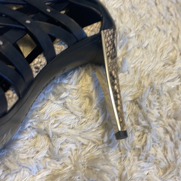 NWOT BCBGMAXAZRIA Black Leather Elena Gladiator Sandals. - Picture 7 of 7